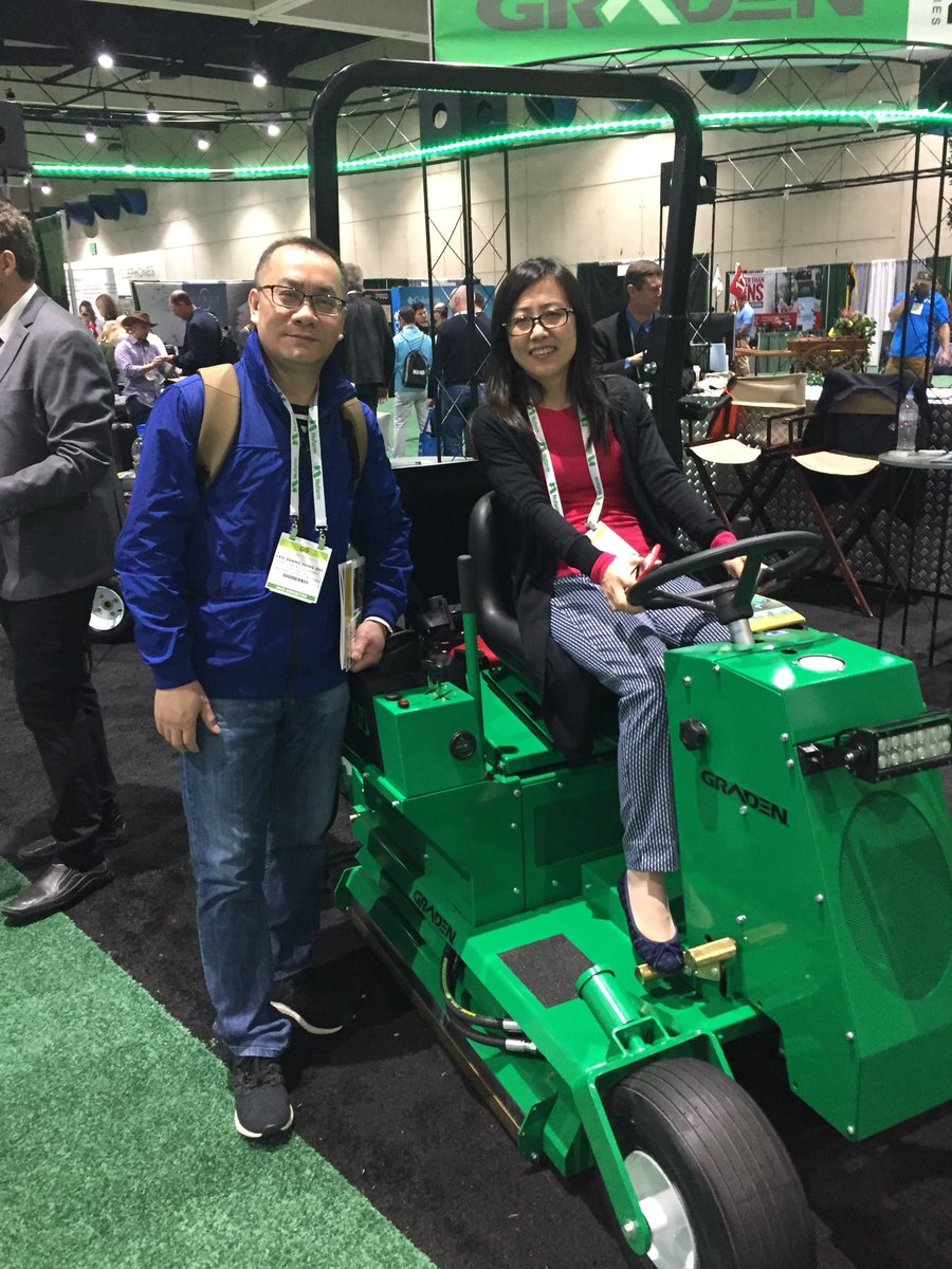 Graden_USA's tweet photo. Our China Graden distributor - G Sports Equipment - getting a feel for the new Z2R greens roller https://t.co/SE3YjIVgbu