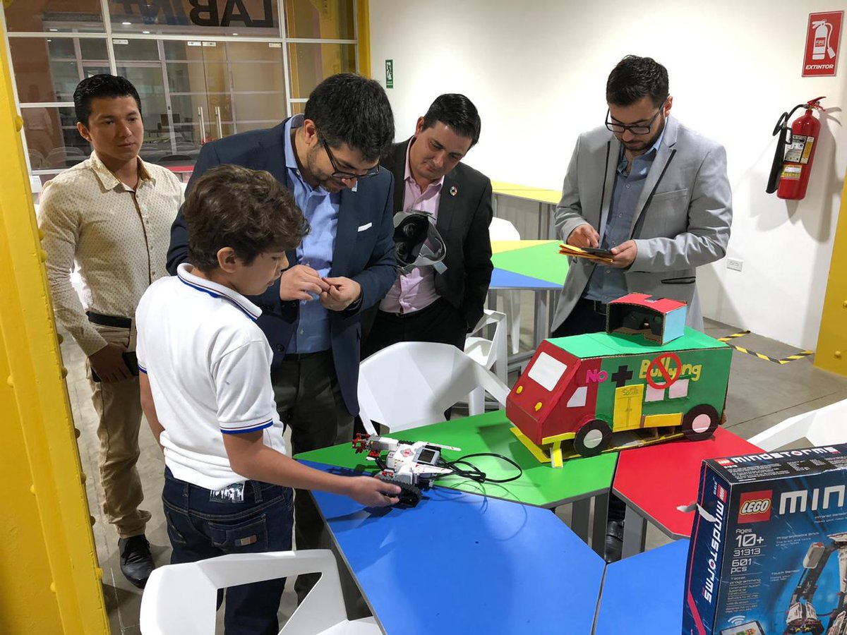 crugir's tweet image. Gran día con el ecosistema de innovación en #GYE. Gran espacio para potenciar el #accelerationlab de @PNUDEcuador @NathalieCely @ndequeiros @TIAEC @FEducate @StrategaB @espol @MitGyeReap @gina_UNSDG