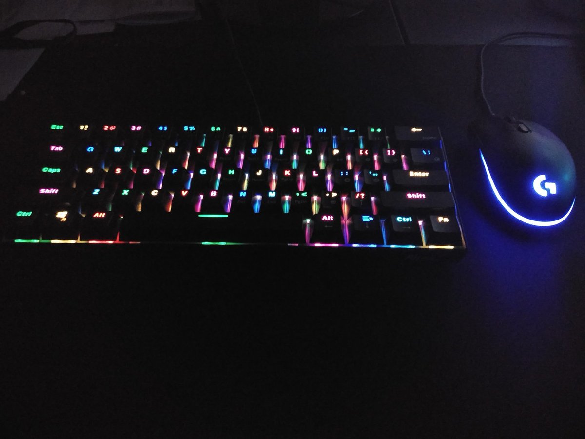lukewrightmain's tweet image. Royal Kludge, hooked me up with a giveaway keyboard!

How To Enter:
Subsribe To Parallel on YouTube!
➡️YouTube.com/teamparallel 

AND

Twitter:
➡️Follow
➡️RT
➡️Comment #parallel100k

Code: ZOLO 
(Free Cuddle Wrap) Feb 8-22.

Yes, I will be checking.
Giveaway Ends | February 22.