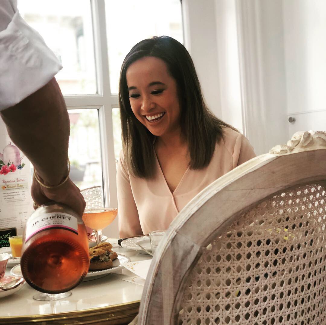 vphung2011's tweet photo. Did somebody say rosé? https://t.co/lihJ2ma8NL