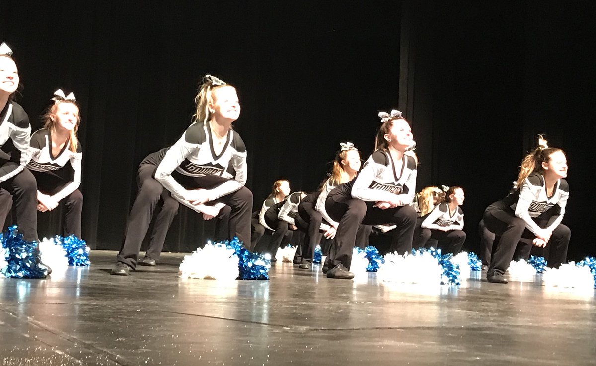BeEast_Cougars's tweet photo. What an amazing way to welcome our future East Cougars! So much spirit/energy! Be East! #Curriculumfair @SouthLyonEastHS https://t.co/bupkz0CBdF