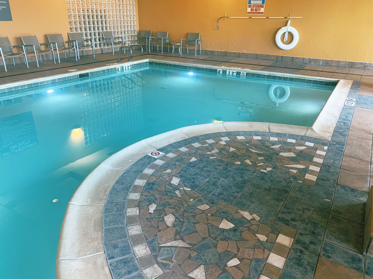 BESTAQUATIC's tweet image. Day One Portland Swimming Pool CPO class done! Great job today by everyone! Let’s hope for no snow!! #poolservice #bestaquatic #Bestpools @lucaslagoons