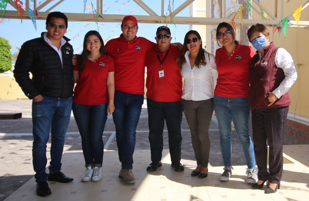 CasasAMP's tweet photo. Casas amp en conjunto de nuestros colaboradores nos sentimos orgullosos de apoyar el día de hoy en la Campaña en Dona un par de Gonpard en la Comunidad Municipio de Ocoyuca, Santa Maria Malacatepec, logrando la meta de calzar a 750 personas.

#Comunidadamp #Donaunpar #ESR https://t.co/FKda50Xg67