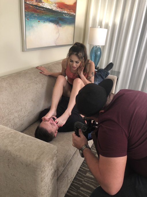 #BTS with @ReyezSofie @Brattyfootgirls @PantyhoseJon #footfetish #footworship https://t.co/86RAUDjUJ<a href="/tag/bts"class="tags">#BTS</a><a class="tags" target="_blank" title="On Twitter" href="/?out=eyJ0eXAiOiJKV1QiLCJhbGciOiJIUzUxMiJ9.eyJpYXQiOjE3Mjk0NzAxOTIsImlzcyI6InR3cG9ybnN0YXJzLmNvbSIsIm5iZiI6MTcyOTQ3MDE5MiwiZXhwIjoxNzYxMDA2MTkyLCJyZWRpcmVjdF91cmwiOiJodHRwczovL3R3aXR0ZXIuY29tL1JleWV6U29maWUifQ.MIZ15OZpwysb1Bey0fUIUtUOs4-AovBfNlOV4J1brMxJKYBXV2B1LyY_psyd2pGUa_iP9uMvERLF2XysmVi55w">@ReyezSofie</a><a class="tags" target="_blank" title="On Twitter" href="/?out=eyJ0eXAiOiJKV1QiLCJhbGciOiJIUzUxMiJ9.eyJpYXQiOjE3Mjk0NzAxOTIsImlzcyI6InR3cG9ybnN0YXJzLmNvbSIsIm5iZiI6MTcyOTQ3MDE5MiwiZXhwIjoxNzYxMDA2MTkyLCJyZWRpcmVjdF91cmwiOiJodHRwczovL3R3aXR0ZXIuY29tL0JyYXR0eWZvb3RnaXJscyJ9.qMjO_XjZPwX9fg5FIQyA54c4j-U2MkBgQovc5feD-4_V6yThxp1Y0LBRnVPn1dKxqSvc9TL8Mz60eTWoirmu-g">@Brattyfootgirls</a><a class="tags" target="_blank" title="On Twitter" href="/?out=eyJ0eXAiOiJKV1QiLCJhbGciOiJIUzUxMiJ9.eyJpYXQiOjE3Mjk0NzAxOTIsImlzcyI6InR3cG9ybnN0YXJzLmNvbSIsIm5iZiI6MTcyOTQ3MDE5MiwiZXhwIjoxNzYxMDA2MTkyLCJyZWRpcmVjdF91cmwiOiJodHRwczovL3R3aXR0ZXIuY29tL1BhbnR5aG9zZUpvbiJ9.IRwhhrpk-I30yexptke2bOLI-rRbv7Vi4c2tfZr8VZ_U9R8fTqhVKvx3gibT5o_hVRF1dTz8qpKIsYLsHYPNeA">@PantyhoseJon</a><a href="/tag/footfetish"class="tags"><span>#footfetish</span></a><a href="/tag/footworship"class="tags"><span>#footworship</span></a>
