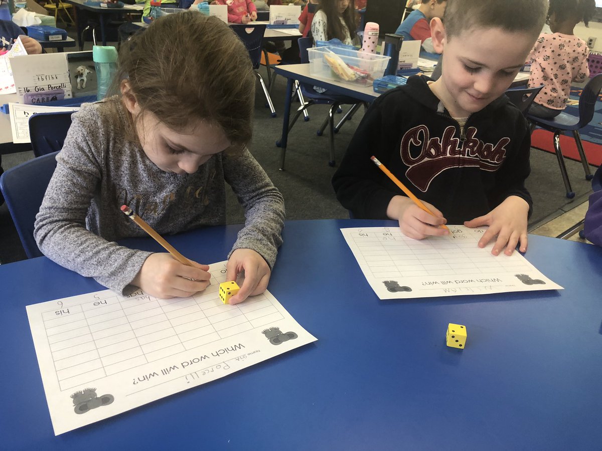 MrsRozziKS's tweet photo. We learned a fun new way to practice sight words today. #rollandgraph https://t.co/zo7VdMHmC8