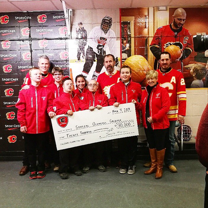 SpecialOCalgary's tweet photo. Thanks to @NHLFlames Alumni @FlamesFdn for sponsoring our #SOTeamYYC uniforms for #Calgary2019 Provincial Games https://t.co/JFmfofPT5J