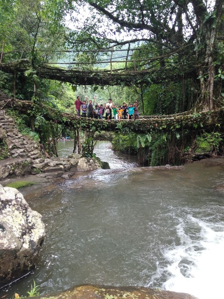 @narendramodi Sir, last year I went on a trip to Meghalaya, the beauty it has is mesmerizing and the cleanliness it has embedded in its culture is commendable. 
Here is one pic of the famous double root bridge of cherapunjee along with local children.
#MagnificentNortheast