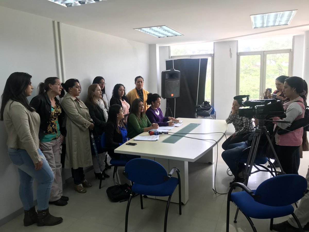 Porque prevalezca la justicia en Ecuador y no se perpetúe la imunidad. Paridad al gobernar reclamamos!! <a href="/PabloDavilaJ/">Pablo Dávila J.</a> <a href="/irinacabezas/">Irina Cabezas</a> 
#LojanasPorLaDemocracia 
#ParidadAlGobernar