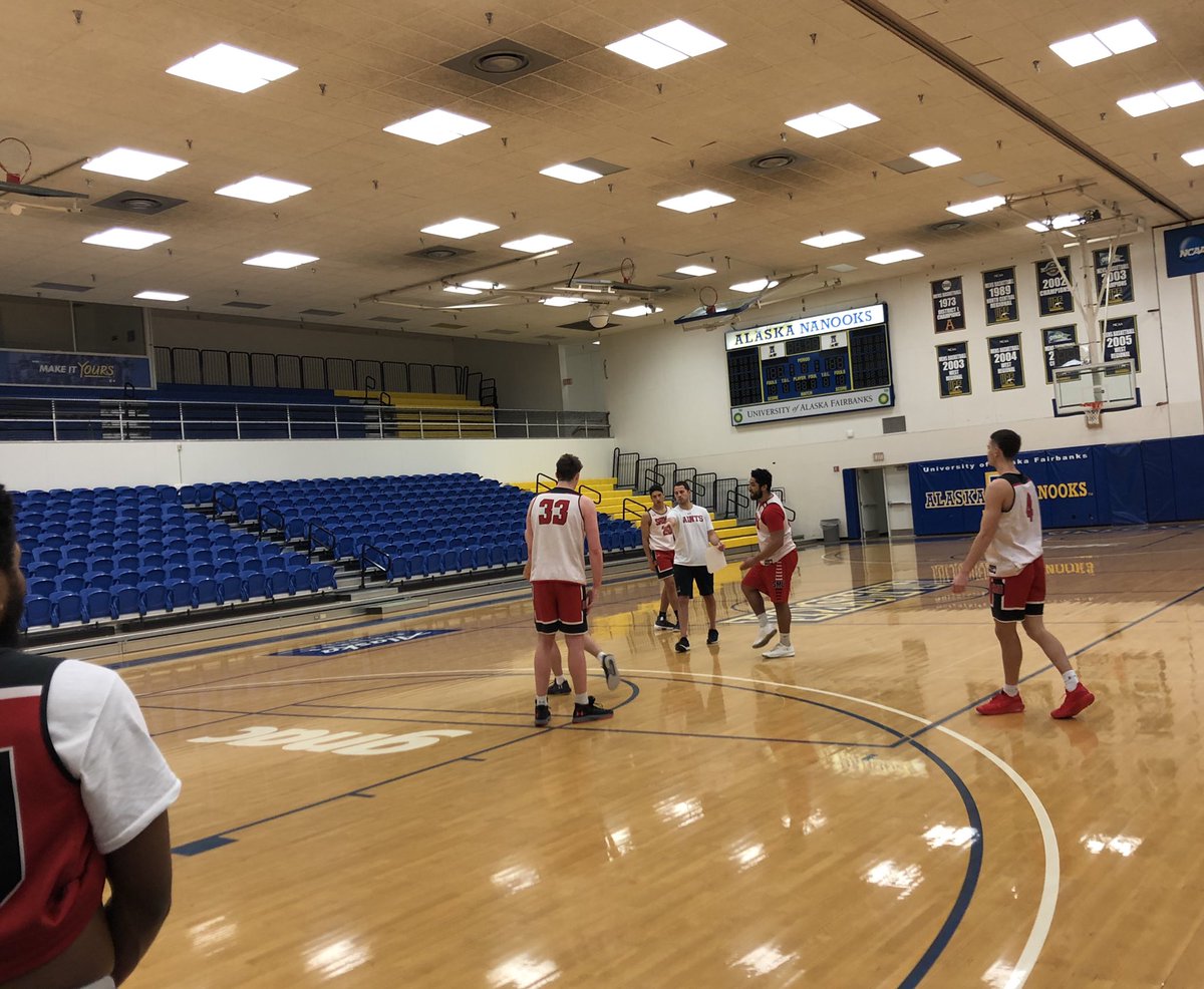 @Brod314 directing traffic today in shoot around. He did a great job on the scout getting @SMUSaints_MBB ready for tonight’s game.