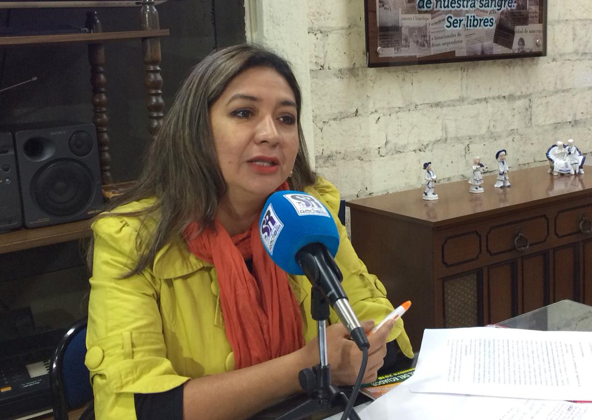 Gracias a los medios de comunicación por permitir elevar nuestra voz ante estos actos de vulneración de nuestros derechos <a href="/PabloDavilaJ/">Pablo Dávila J.</a> <a href="/AsambleaEcuador/">Asamblea Nacional</a> 
#LojanasPorLaDemocracia 
#ParidadAlGobernar