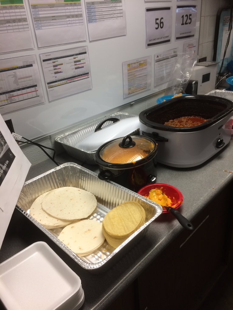 OakCreekFeederCHSP tweet media