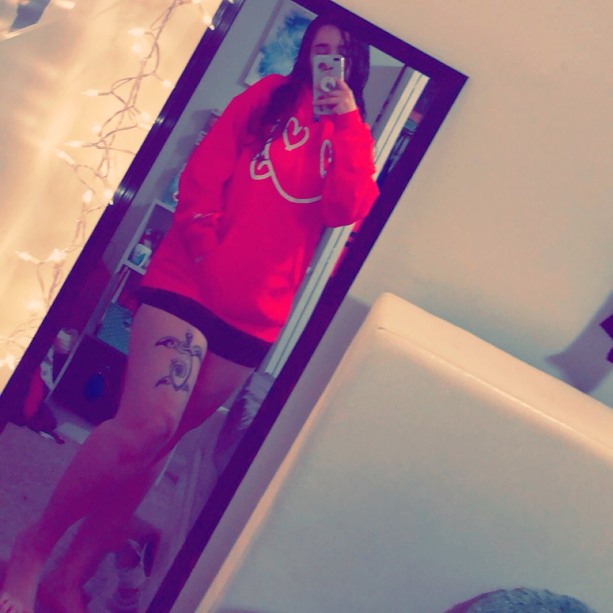 HemmoPrincess97's tweet image. Just got my @ItsBobbyMares hoodie and I’m obsessed. 😍😍😍❤️❤️❤️❤️