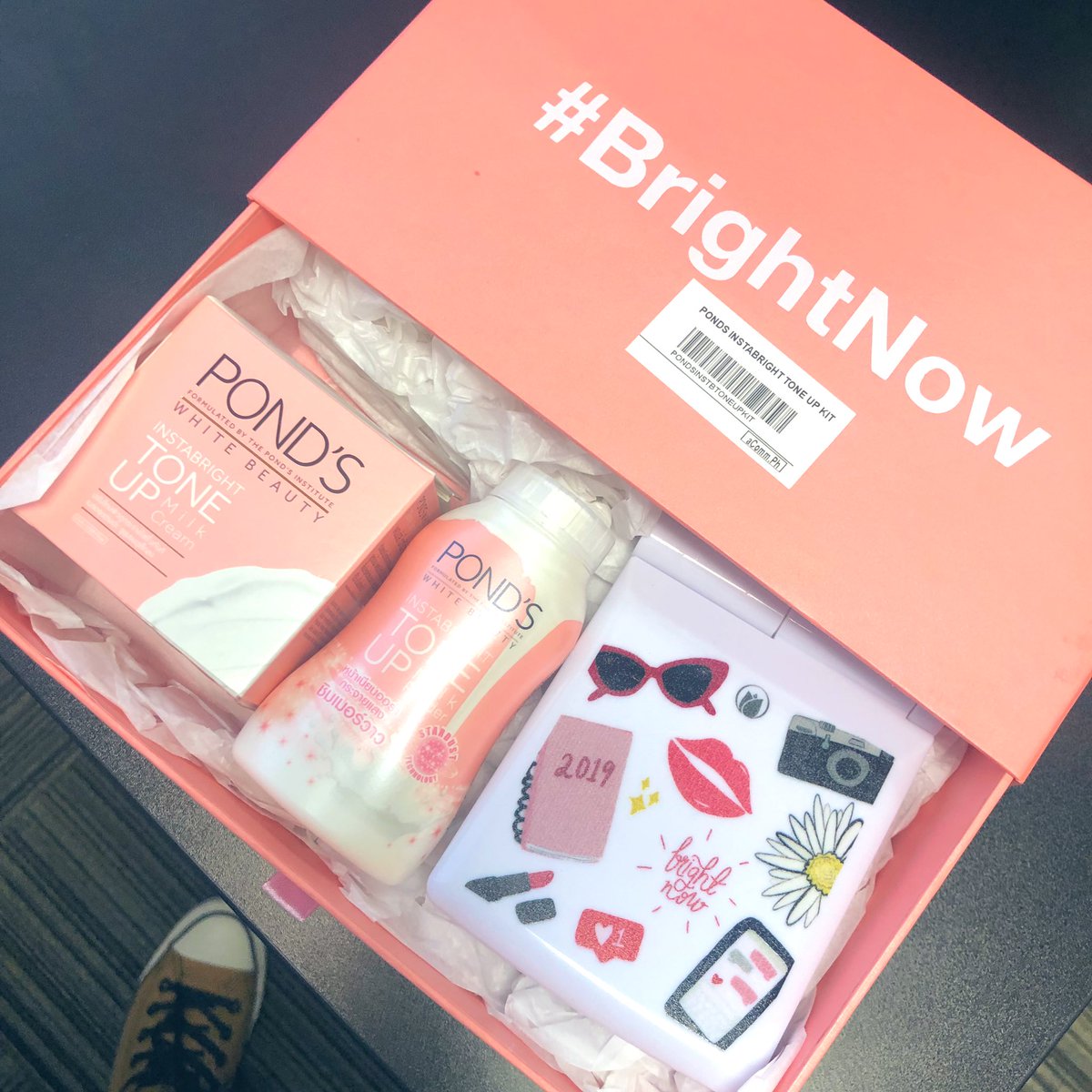 Noona_of_Jin's tweet photo. Yay! Thanks @ShopeePH for the smooth transaction!
Thanks @PondsPH for trusting Nadine. We will never get tired of supporting her and her endorsements β€οΈ
#BrightNow
#NadineLustre https://t.co/97rXdNBaDH