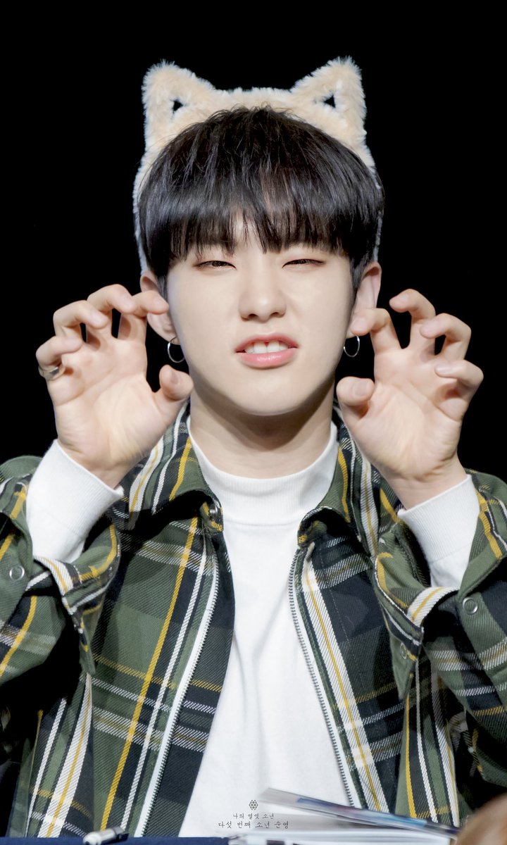 190203 일지아트홀 팬싸
다섯번째 소년 순영

🐹 ヾ(๑°o°๑)ﾉﾞ
🐯 ヾ(๑`^´๑)ﾉﾞ

#SEVENTEEN #SVT #HOSHI #세븐틴 #호시 #권순영 #Home #호랑이의시선 <a href="/pledis_17/">세븐틴(SEVENTEEN)</a>