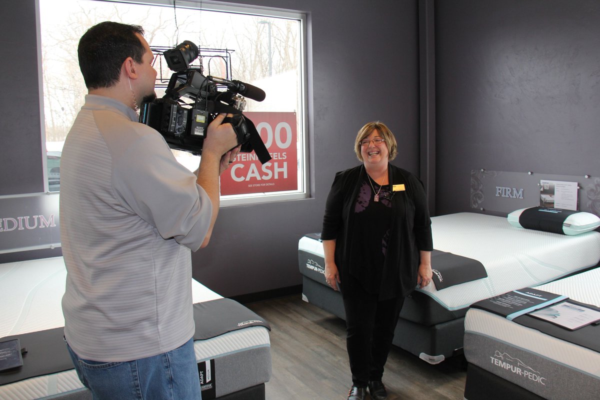 Lesliejean1964's tweet photo. @Steinhafels Mattress Store in @GreenBayVisit taping @fox11news #LivingwithAmy #Tuesday https://t.co/YuIyZqlJUI