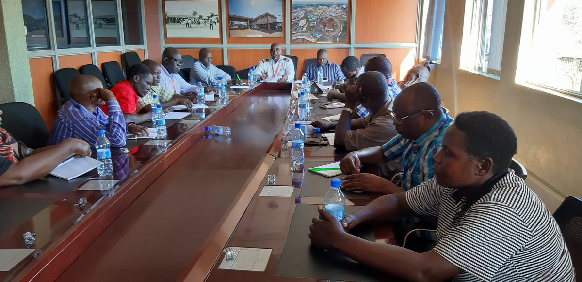 achiengca's tweet photo. @sueleya1 @Trade_Kenya @EACAffairsKenya @koech_sk @SimonEsunget @damali_ssali @eassigender Successful deliberated on conflict resolutions and peace reconstruction btn Busia KE women cross border traders and service providers and Busia UG shopkeepers.
#OneEAC
#OnePeople https://t.co/29frhjuRdY