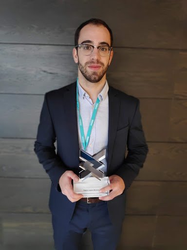 ETS_Talent's tweet photo. Él es Pablo López nuestro #datascientist y premio al mejor data scientist de España. Hoy estará a las 12:00 (Aula 5) en la #SemInformatica2019 con una charla y un reto #ETSChallenge2019 ¿Queréis conocer un poco más de él? 👉https://t.co/nzlZBKegEL https://t.co/DQUkC6MWmE