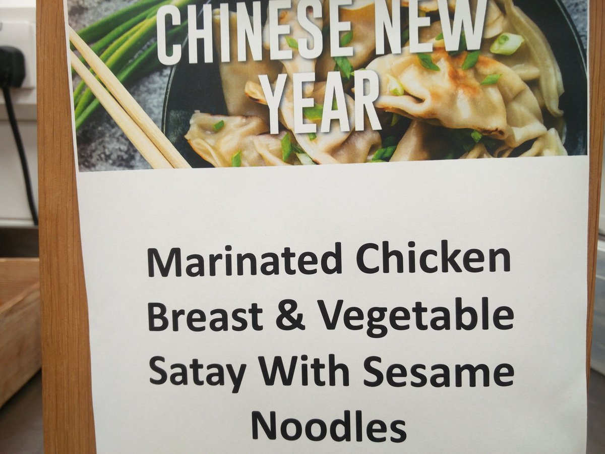 BialinnD's tweet photo. To " satayfy " anyones hunger try our marinated chicken breast with satay vegetables and sesame noodles @BialinnD @BaxterStorey https://t.co/zcRntbILt8