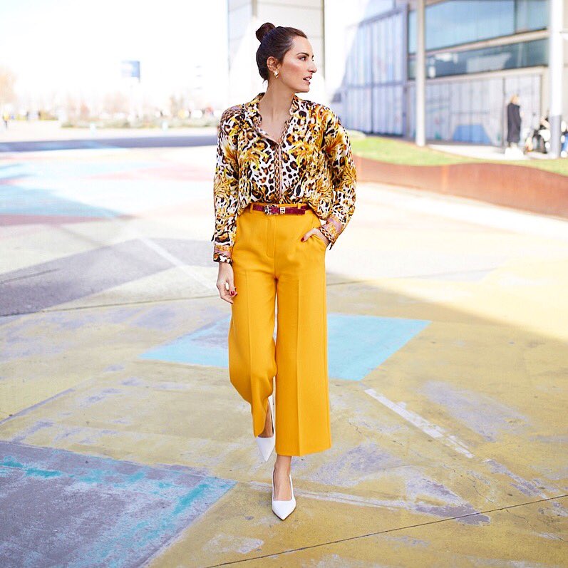 monicadetomas's tweet image. Feliz viernes 💛 in @UterqueOfficial #uterquesquad