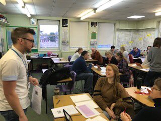 ChiHighTeachSch's tweet photo. Fun in Geography at our #Blueflag #CHSJPLday working together with @TheRegisSchool @felphamcc @bishopluffa @O_SVA @BourneCCollege @ChiHighSchool @TKATAcademies https://t.co/zqDpdOxj4o