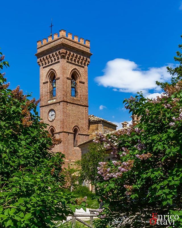 Fiastra - Chiesa di San Paolo
Combatti ed abbi coraggio, non farti intimidire dalle avversità della vita. A volte l'ostacolo cela il gradito compenso.
•
•
•
•
•
#church #castle #fiastra #ig_italia #kings_villages #new_photoitaly #new_photosworld … bit.ly/2Sz6Ujb