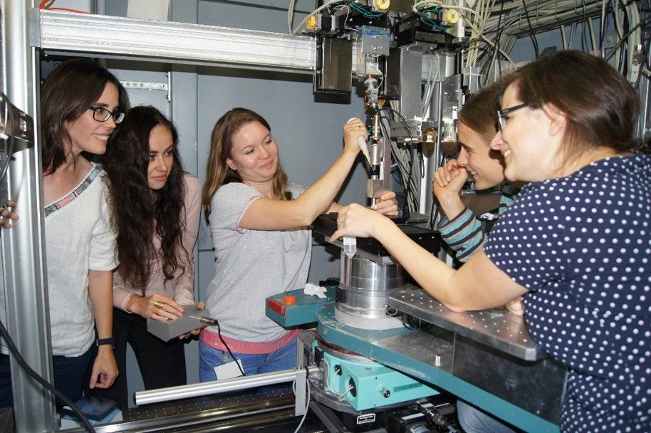To all #WomenInScience who have no plans for Monday yet: Come over to Adlershof and join our #BAMResearch colleague @ABuzanich on her lab tour + career talk at #BessyII @HZBde @HumboldtUni @berlinscience: buff.ly/2WLioiF