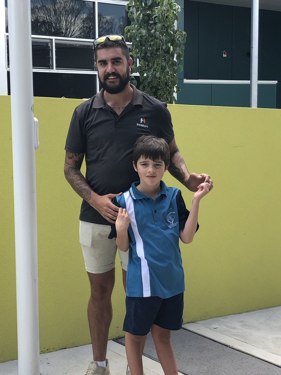 JacquelineLoc10's tweet image. A very special moment for our school. 2 young Aboriginal men were proud to raise the Aboriginal flag for the first time at. Yandelora. Dan has worked hard in getting the buildings ready for students learning and Anderson is ready to learn! @sjhooke @cdtasker @JRaciborska