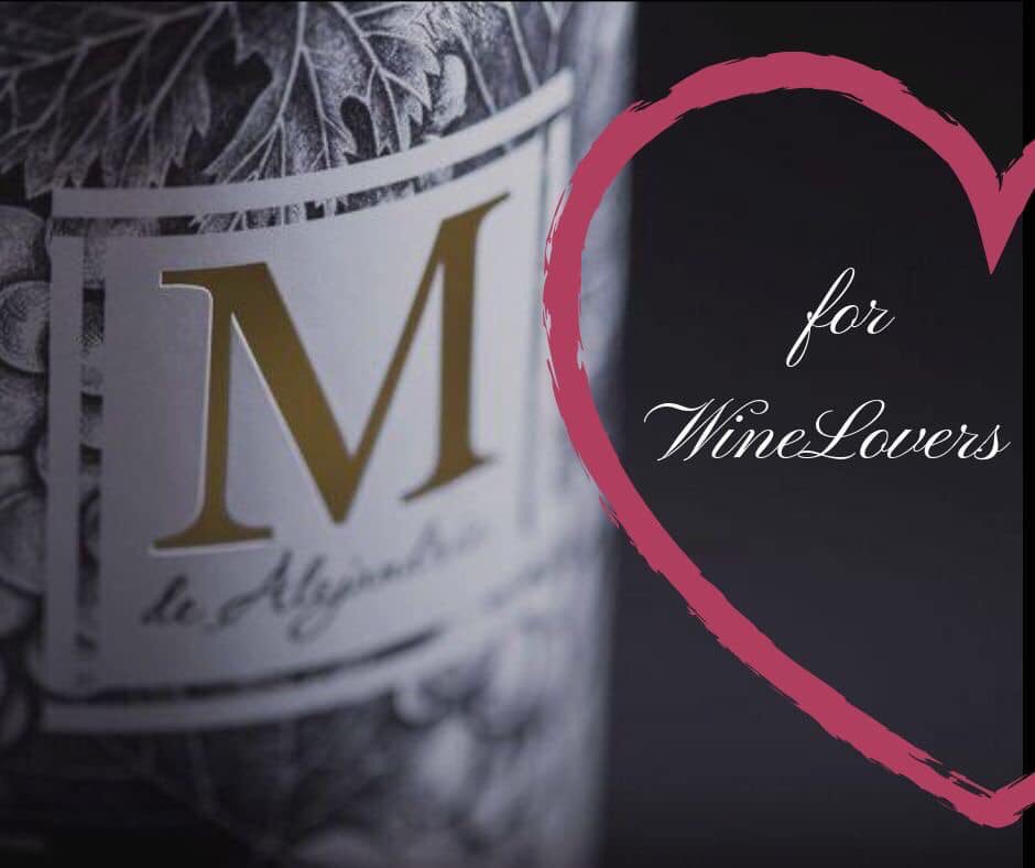 MdeAlejandria's tweet photo. ❤️ Febrero 
¿Buscas un detalle especial? Sorprende con M de Alejandría. Regala algo único, diferente y crea un momento mágico. 
#MdeAlejandria #VinodeHielo #WineLovers #febrero https://t.co/GKyMrpiowk