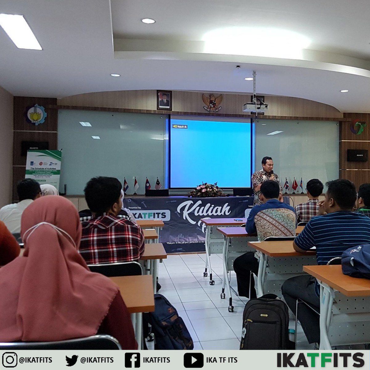 ikatfits's tweet photo. Selamat hari Jumat!
Buat yg pengen tau gmn keseruan Kuliah Profesi kemarin, ternyata banyak bgt mahasiswa yang antusias!! Kira kira kalo diadakan lagi, temanya mau apa nih?
#IKATFITS
#VIVATTF
#IKATFITSMENDUNIA https://t.co/gTA0XrP91a