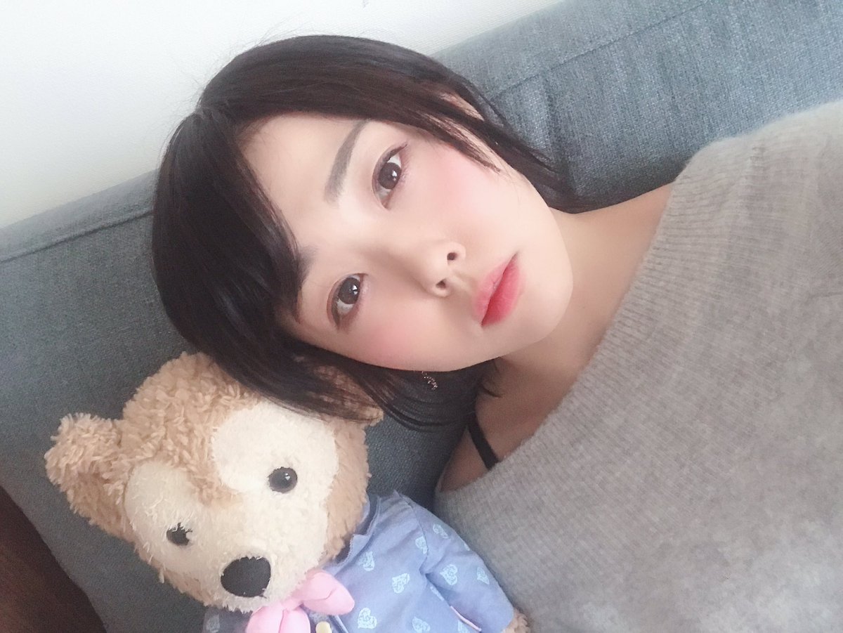 福圓美里 クロジ 白い雪と赤い華 準備中 お仕事行く前にストレッチしてたら太ももの内側ピキッてなった あーうーあー