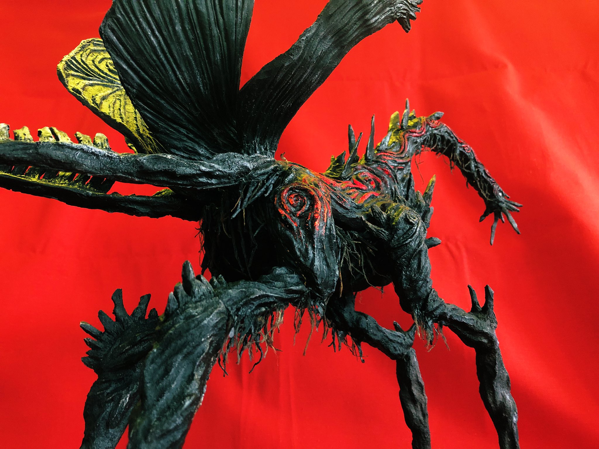 トム 6 19 14トムトムバーガー Mm9 Monster Magnitude 古代怪獣フルドネラ 円 長55 高40 老体と亜成体のセット 老体のボディ 首 後脚の腿はタケシールの シェルキャスト を使い中空構造複製 電飾改造すれば劇中同様の発光も再現