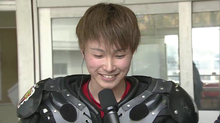 まっすぅ 花田選手 初々しいインタビュー なかなかカメラを見れなかったけど 最後は頑張ってカメラ目線でファンの方へメッセージ 浜松オート G1スピード王決定戦 花田一輝