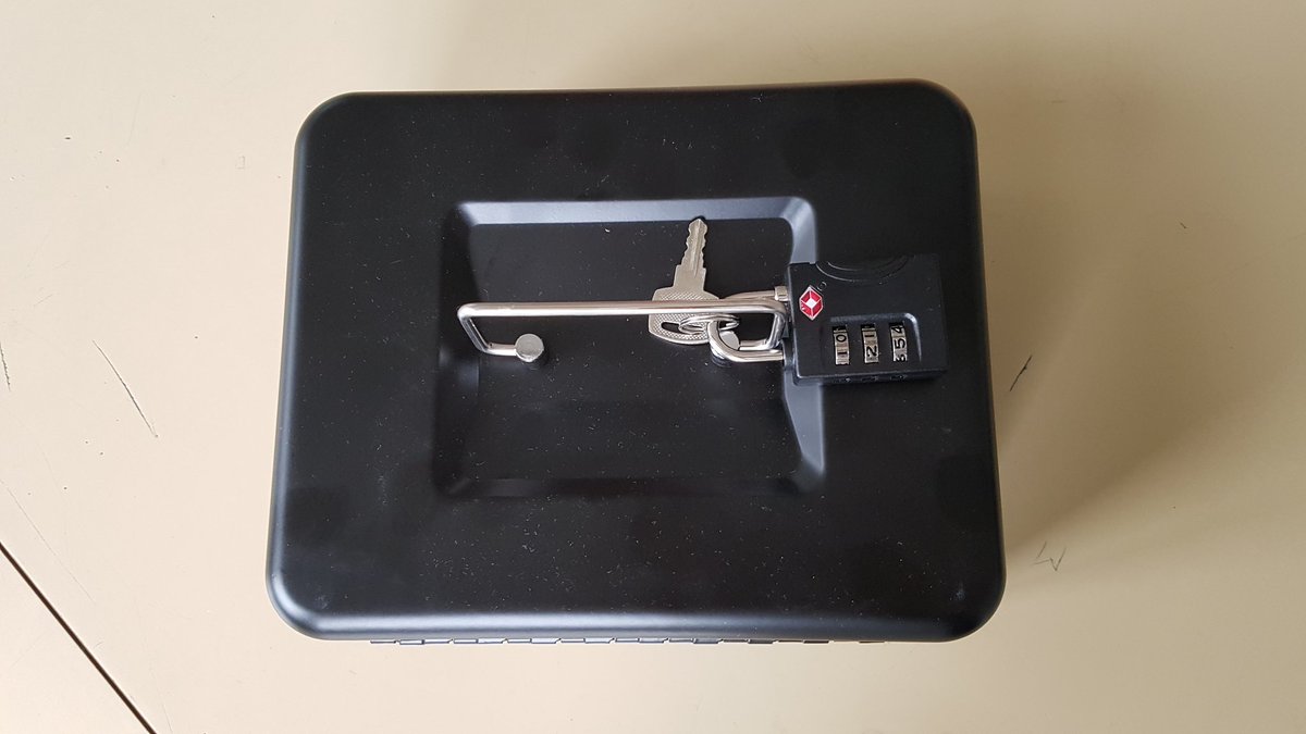 CarolineMeyerHG's tweet photo. Escape Game en 5° "Un stage à Fontenay" pour découvrir les sociétés urbaines au Moyen Âge. Ça bosse dur!!! Une ambiance tellement motivante
#MirageMake #genially #escapengame #scapegame https://t.co/iGNRNV23n9