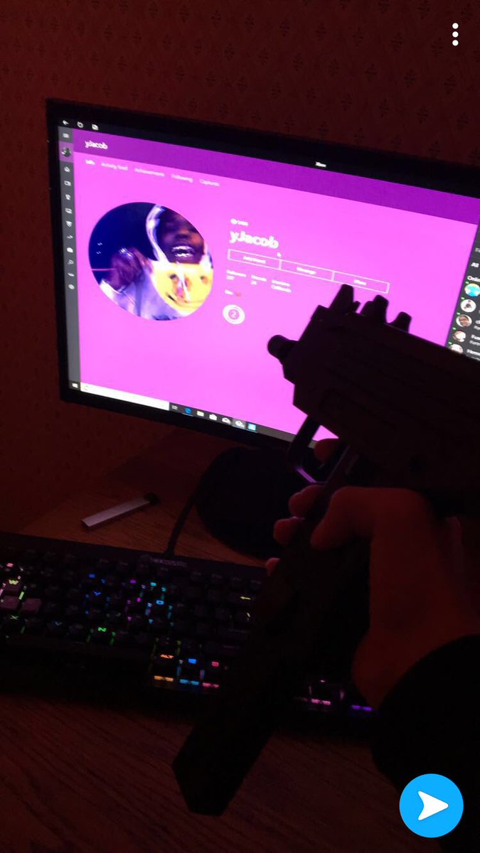 follow @lukiXI tweet media