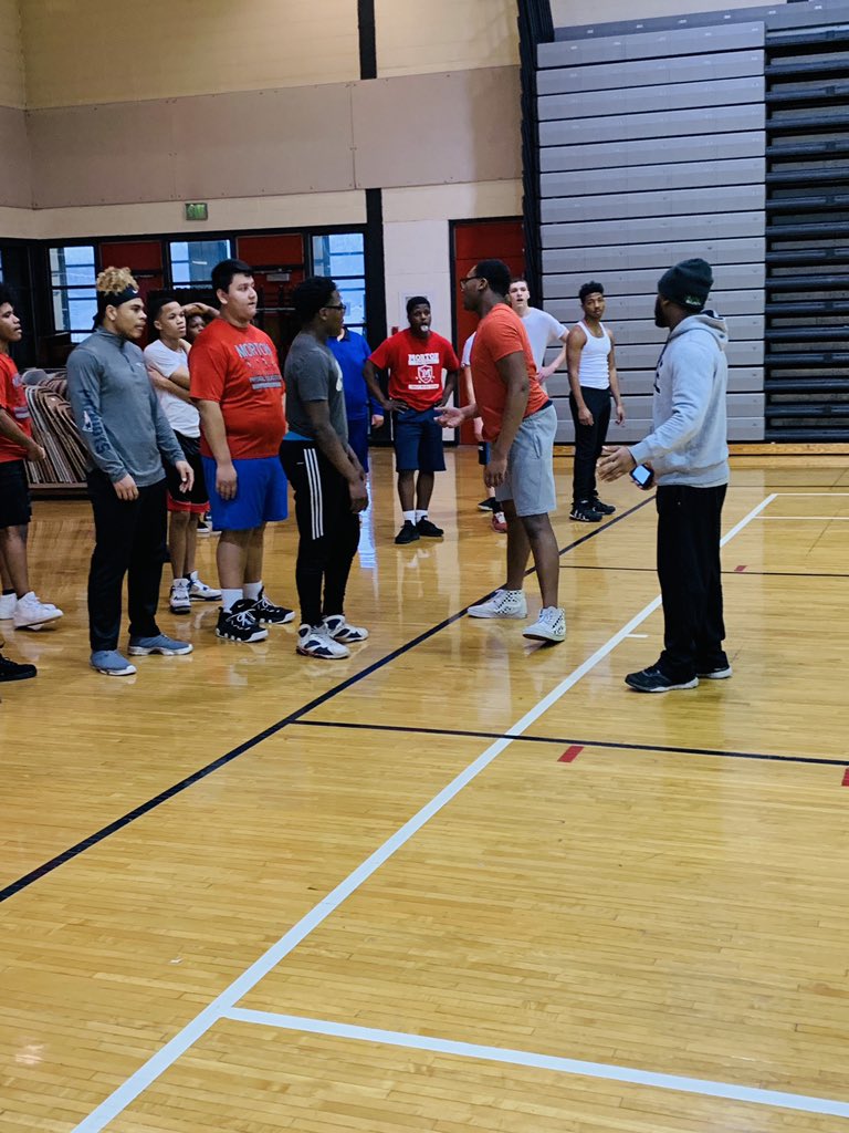 MortonGovsFball's tweet photo. When Coach Pierce running the show you know what time it is💰🔥 #AgilityDay https://t.co/Uw5SAmrnOK