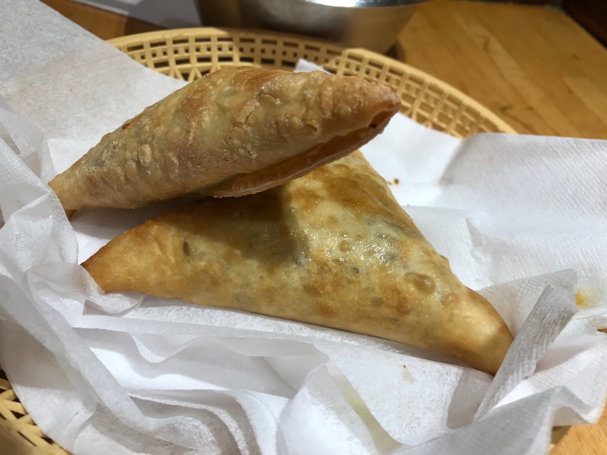 Beef spicy samosas can’t taste any better.wishing you all a very lovely day.😋🤗💗🥂🇩🇰🇩🇰🇩🇰