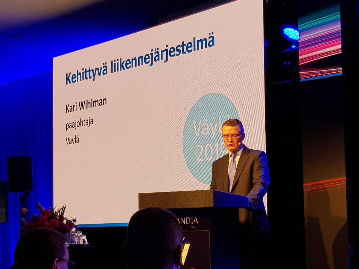 HeiniPolamo's tweet photo. Tiestön talvihoitoon 15 miljoonaa lisää tälle talvelle. Talvitienpidon fokuksessa digitalisaatio erit #Harja-ohjelma ja uusi urakkamalli ref: @KWihlman #liikenne #tiestö #talvihoito #väylä2019 https://t.co/qLvr6am7CY