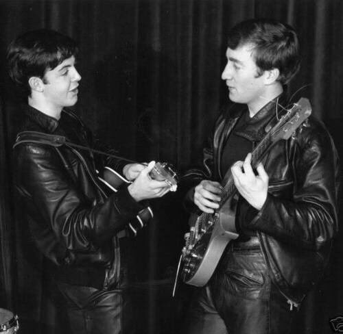 Emmie Bead 77年かなんかのマジソンスクエアライブに両親を招いたブライアン 共に作ったギターを大群衆の前で奏でる息子を見た父は やっとわかったよ とついに音楽家としての息子を認め ブライアンは涙した というエピソードです その後もブライアン