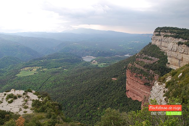 viajemochileros's tweet image. Llega el fin de semana y te proponemos una escapada rural por #Osona para disfrutar de dos pueblos con encanto medieval y mucha naturaleza: #Rupit y #Tavertet 👉bit.ly/2TCeaYQ #Viernes