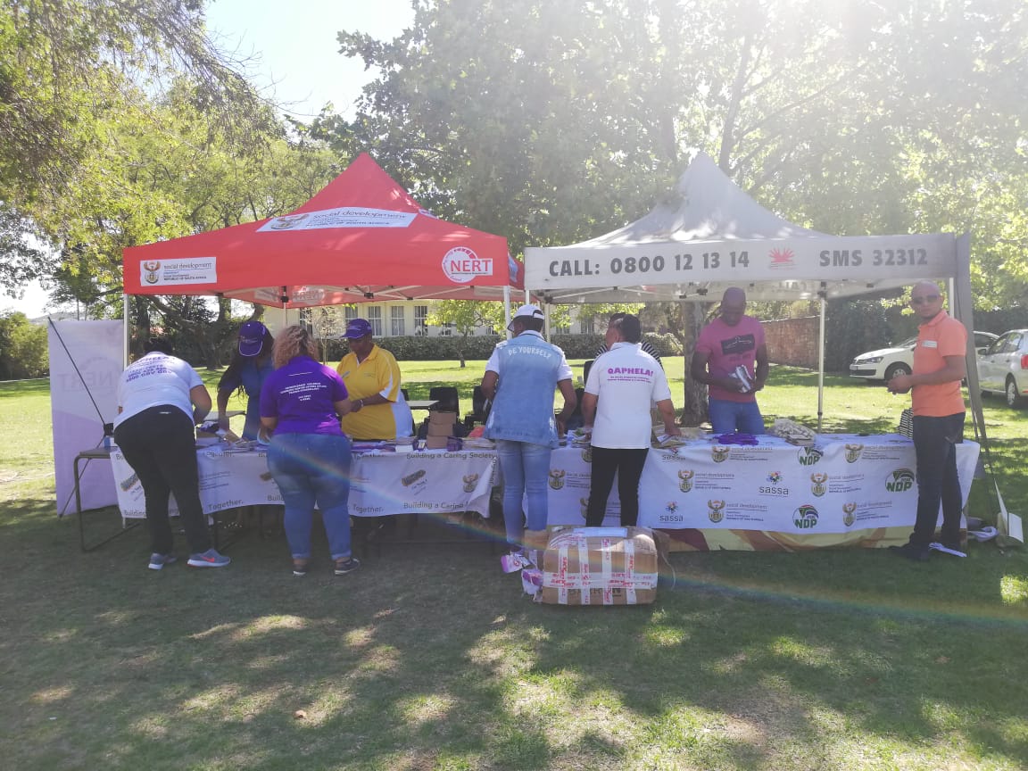 DSD, CDA and NERT are here to talk about important issues that affect us all. Please go see them at Dostdy Lawns. #RhodesOWeek, #SiyaeRhodes @The_DSD