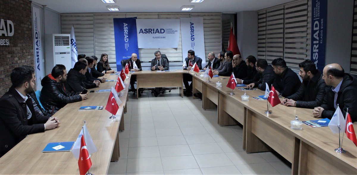 Seçim çalışmalarımızı sürdürüyoruz. Bu kapsamda Asrın İşadamları Derneği Elazığ Şubesini (ASRİAD) ziyaret ettik. Dernek başkanımız ve üyeleri ile bir araya geldik. STK'ların önemini biliyoruz ve çalışmalarımızda büyük yer veriyoruz. STK'lar bir şehirin kalbidir.<a href="/gurselerol62/">Gürsel Erol</a>