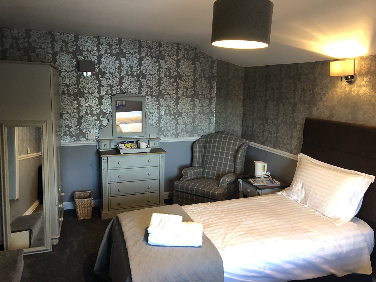Thealvanley's tweet photo. One of our Newly refurbished boutique style en-suites #stayinapub #robbiesbrewery #thealvanley #traditionalcountryinn #Goodfood #roaringlogfire #homemadefood #freshlocalproduce #realales #countryinn #dogfriendly #familieswelcome https://t.co/v47ZKOe8tl