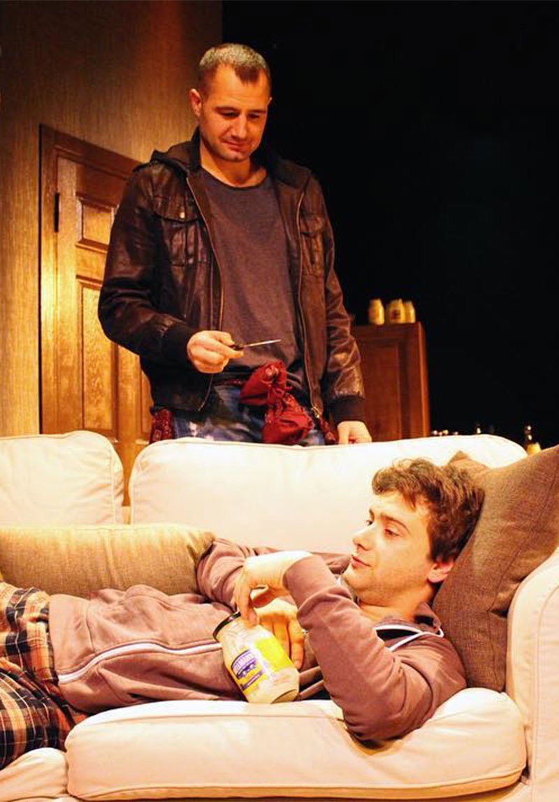 Faruk Barman‘ın, İştar Gökseven ve Yağız Can Konyalı ile başrolünde yer aldığı “Çıkmaz Sokak Çocukları” bu akşam 20.30’da Bursa, Podyum Sanat Mahal’de seyirciyle buluşuyor. <a href="/tiyatroyanetki/">Yan Etki</a> <a href="/farukbarman/">Faruk Barman</a> <a href="/IstarGokseven/">Istar Gokseven</a> <a href="/yagizkonyali_/">Yağızcan Konyalı</a> <a href="/PodyumSanat/">Podyum Sanat Mahal</a>