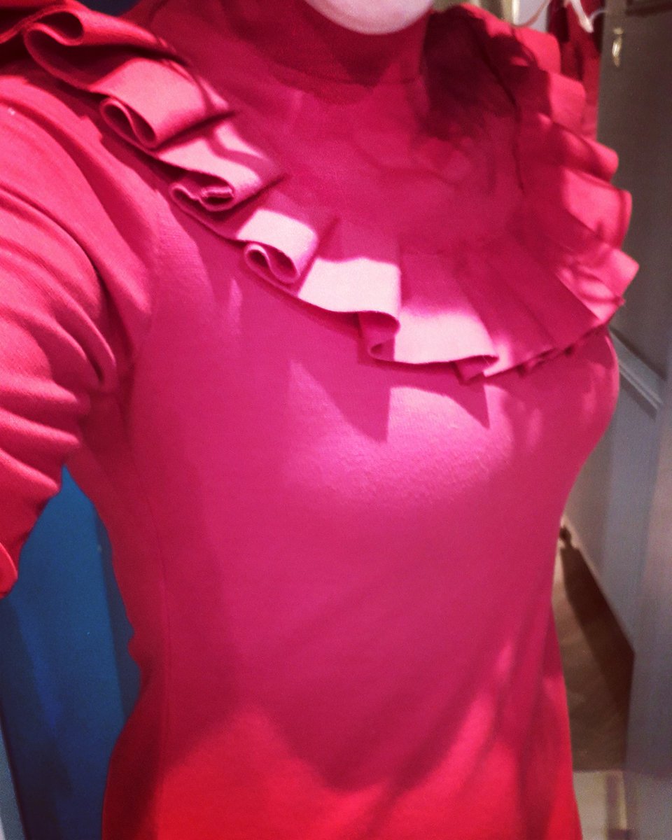 MadeByFi's tweet photo. Heading to Edinburgh today to catch up with colleagues. Delighted that I managed to finish this @Tillyandthe dress last night so I could wear it today. #loveadeadline #memade #sewingfreya #slowfashion #dressmaking https://t.co/1QN8yMR7rN