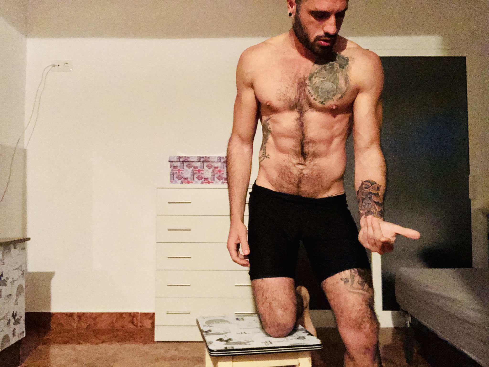 Vienes conmigo? Podemos jugar... Do you come with me baby?  We can play ?? #porngay #sexgay #castingporn