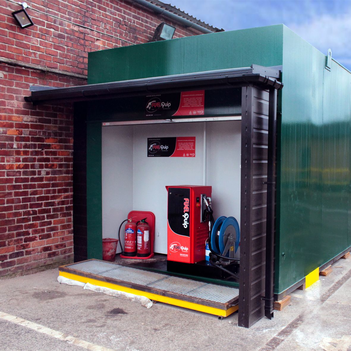 We have lots of ex-rental &amp; refurbished fuel storage tanks in stock.
If you are looking to update you refuelling facilities we can provide an upgrade for you at an unbeatable price. Huge discounts available! Enquire today 
buff.ly/2vgnCcI