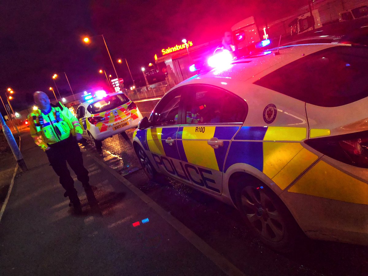 WednesfieldWMP's tweet image. Last night we responded to reports of groups of youths causing chaos on cycles around Bentley Bridge, on arrival the group which were all masked up then attacked/assaulted our officers threatening to stab them. Large disorder unfolded resulting in 3 arrests and 3 bikes seized.