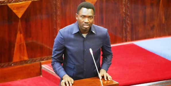 MuakilishiTZ's tweet photo. "Niseme wazi kuanzia sasa hatutaruhusu wanyama hai kusafirishwa kwenda nje ya nchi na wale waliokuwa wanafanya biashara hiyo watafute njia nyingine," Kauli ya Waziri wa Maliasili na Utalii Dk @HKigwangalla leo Bungeni(Februari 8, 2019) https://t.co/cZr0cQslu3