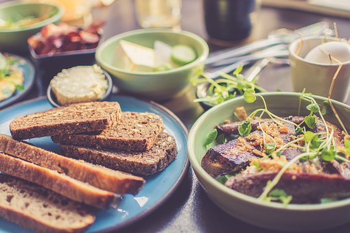 AskRedMaple's tweet photo. #1pmlunch #SocialBusiness Do you need to discuss changing your IT Provider? Why don’t you call us and we will take you for lunch! #KeepItLocal #FindItLocal https://t.co/2rCP5NQwBQ