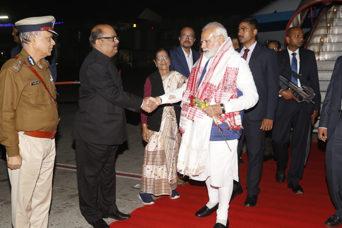 Assam Governor Prof. <a href="/jagdishmukhi/">Prof. Jagdish Mukhi</a>, Chief Minister Shri @sarbanandsonowal,  Finance Minister Dr. <a href="/himantabiswa/">Himanta Biswa Sarma</a> Sarma &amp; Shri Alok Kumar, Chief Secretary to Govt of Assam extended warm welcome to hon'ble Prime Minister Shri <a href="/narendramodi/">Narendra Modi</a> on his arrival at the #LGBI airport, today.
